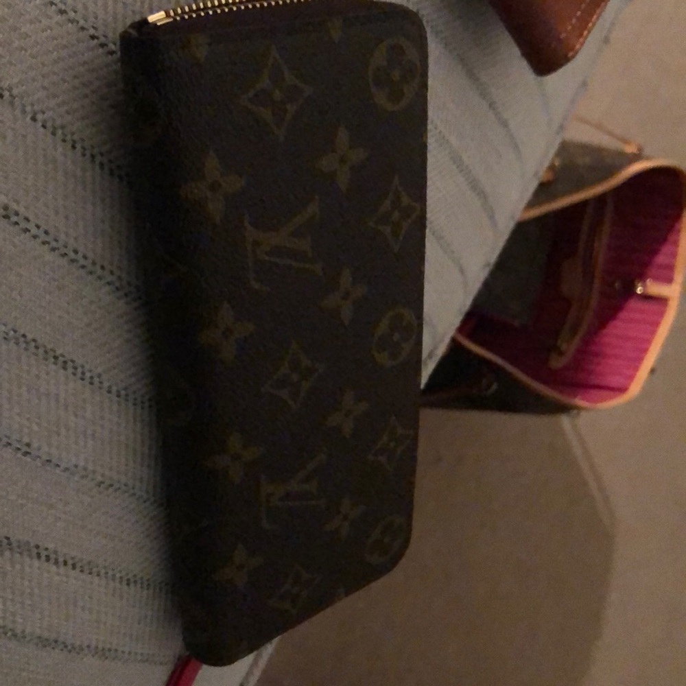 SOLD.  Lv Clemence wallet